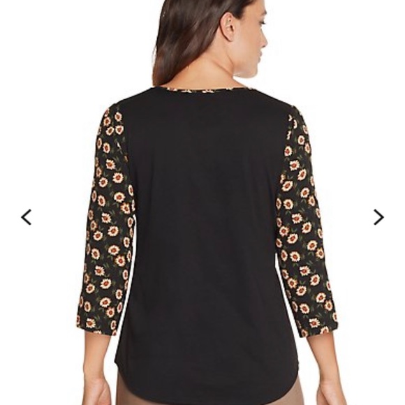 Daisy Print Keyhole Mixed Media Top - Picture 4 of 5